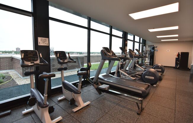 1 bed, 1 bath, 642 sqft, $3,160, Unit 3833-417