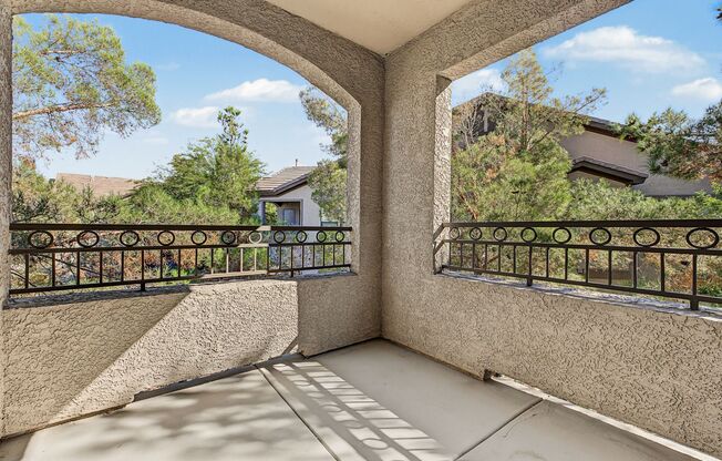 Beautifully upgraded 1-Bedroom condo in Gated Skye Canyon Community!