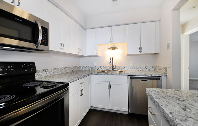 Bloomfield Place Apartments Kitchen with Stainless Steel Appliances