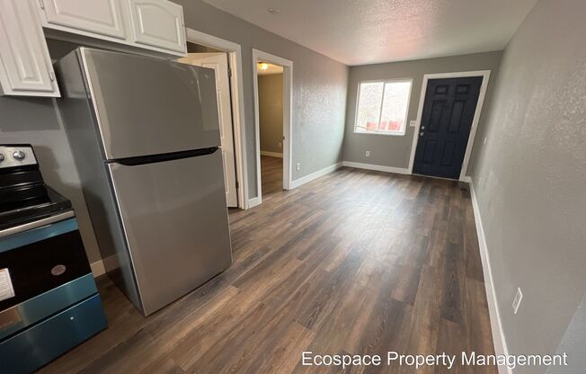 2 beds, 1 bath, $1,900, Unit B