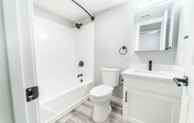 2 beds, 1 bath, 917 sqft, $1,695, Unit 403