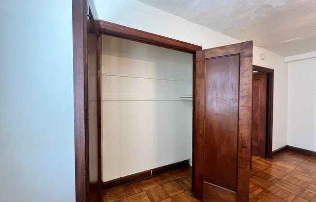 Studio, 1 bath, 400 sqft, $805, Unit 303