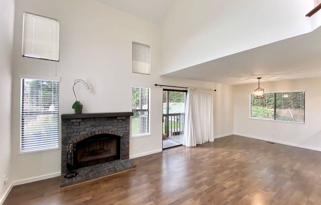 Radiant and comfy home in the beautiful hills of Union City!