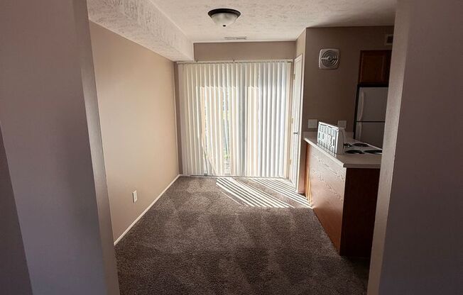 2 beds, 1 bath, 869 sqft, $1,139, Unit 12720S