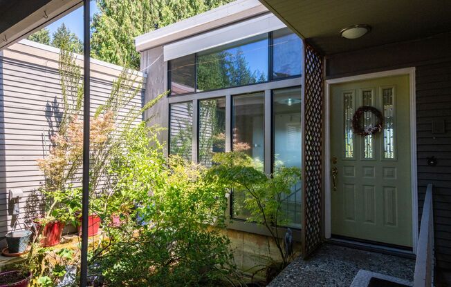 5 Bed Bellevue Home | Lake Views! | 3 Bath | 3,380 Sq Ft