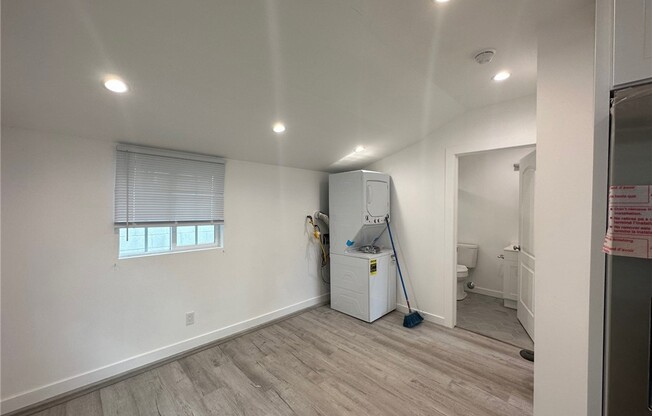 1 bed, 1 bath, 356 sqft, $1,950