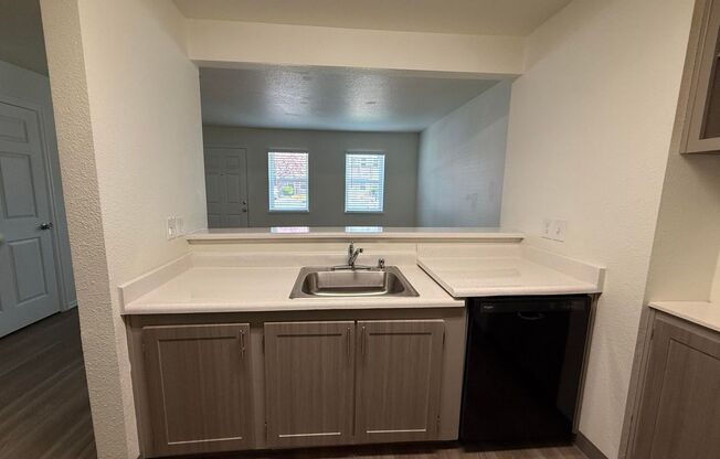 2 beds, 1 bath, 880 sqft, $1,699, Unit K-103