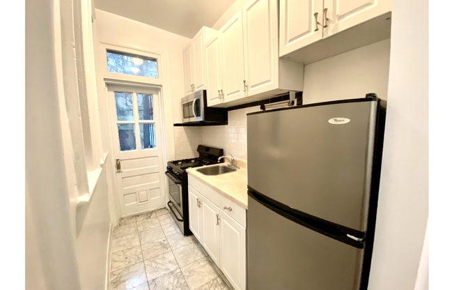 245 E 39 ST