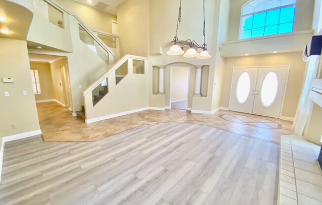 IMMACULATE 5 BEDROOM / 2.5 BATHROOM 2 STORY HOME W/ POOL & SPA, W/2 CAR GARAGE