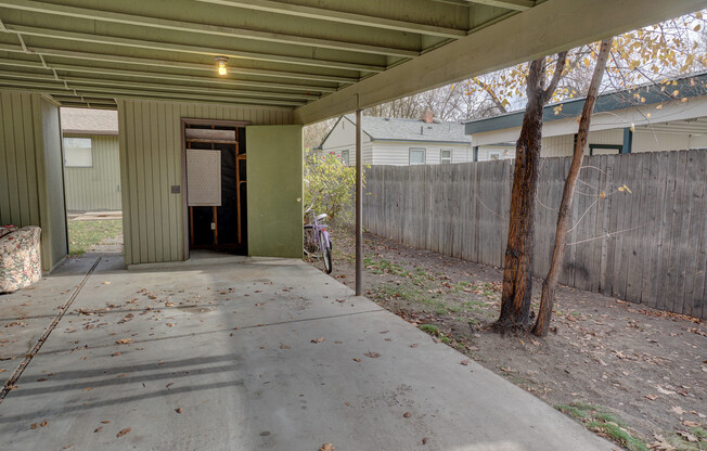 2 bedroom, 1 bath duplex in the North End.