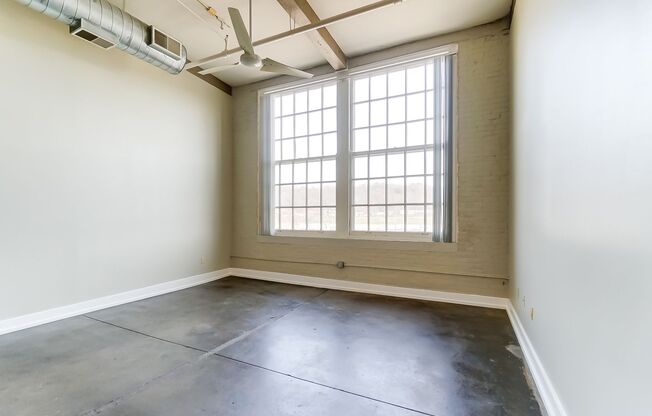 1 bed, 1 bath, 1,111 sqft, $1,613, Unit 3301-403