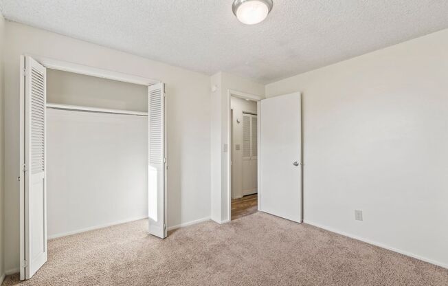 2 beds, 1.5 baths, 1,050 sqft, $1,185, Unit 79