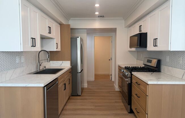 2 beds, 2.5 baths, 1,360 sqft, $4,750, Unit 108