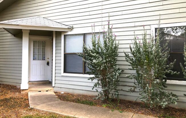 Cute 3BR/1.5BA home close to RAFB