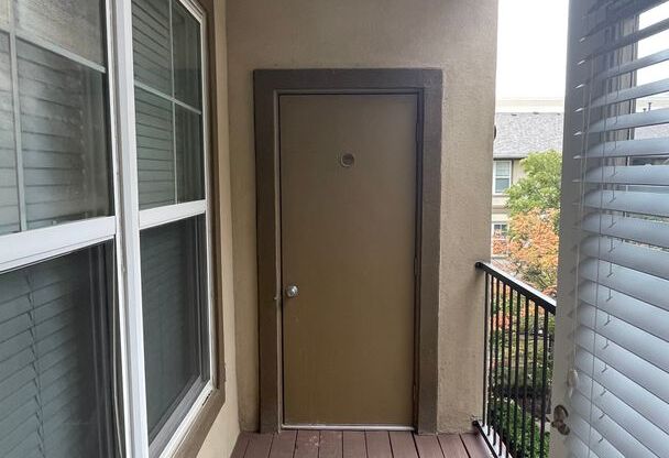 Lavish 1 BR/ 1 BA Condo in Bethesda!