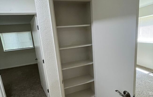 3 beds, 2 baths, 1,076 sqft, $2,200, Unit 2007