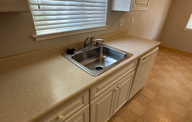 1 bed, 1 bath, 550 sqft, $2,300, Unit 4
