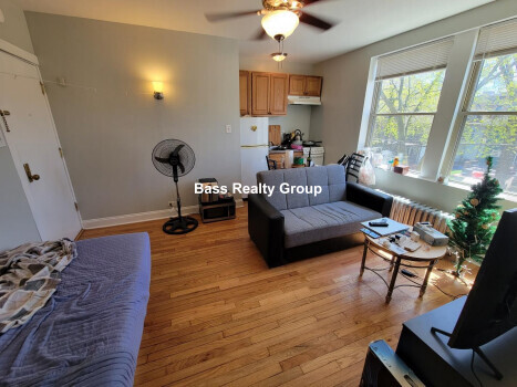 1345 W GREENLEAF AVE