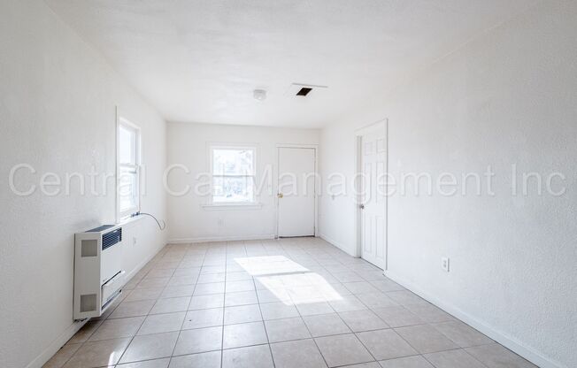 2 beds, 1 bath, $1,395