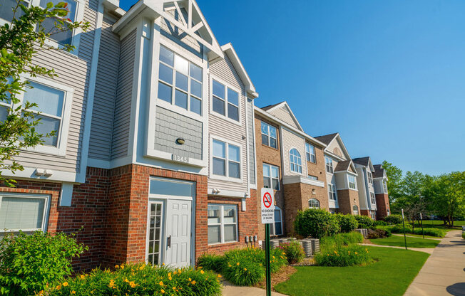Well Maintained Buildings at Heatherwood Apartments, Grand Blanc