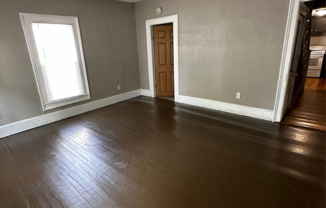 3 beds, 1 bath, $1,200