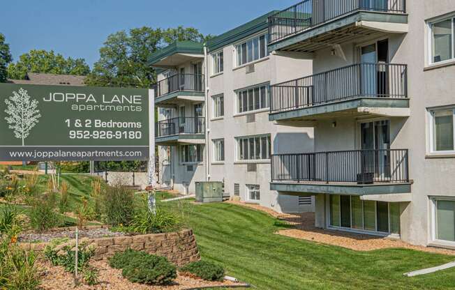 an image of an apartment building with a sign for joplin lane