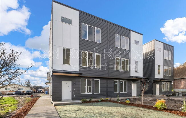1438 E 31 ST