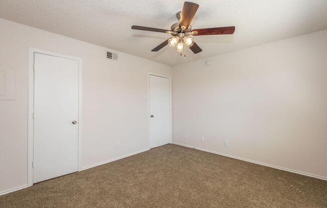 2 beds, 2 baths, 899 sqft, $1,189