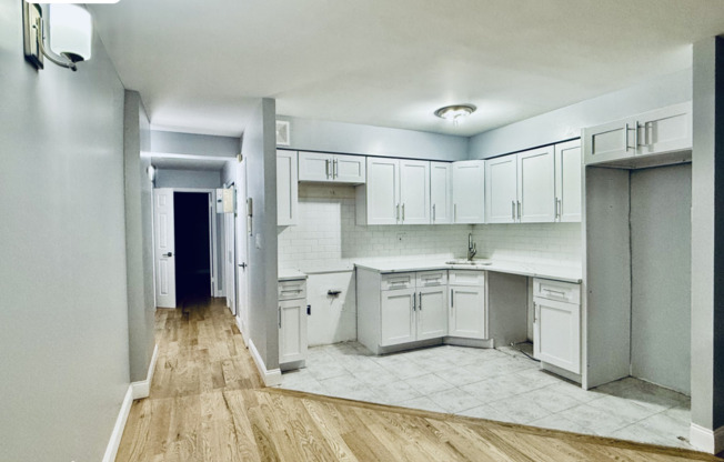 3 beds, 1 bath, $3,250, Unit 1