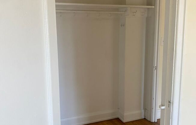 Studio, 1 bath, 301 sqft, $1,350, Unit Wellington 404