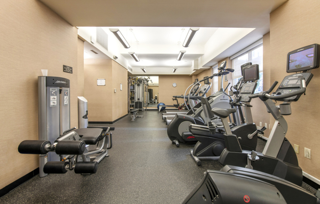 1 bed, 1 bath, 617 sqft, $5,200, Unit 815