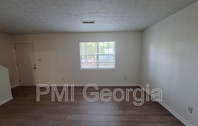 6562 CARRIAGE LN