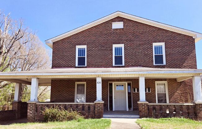 1 Bedroom, 1 Bathroom apartment!