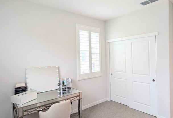 3 beds, 2.5 baths, $2,550, Unit # 67104