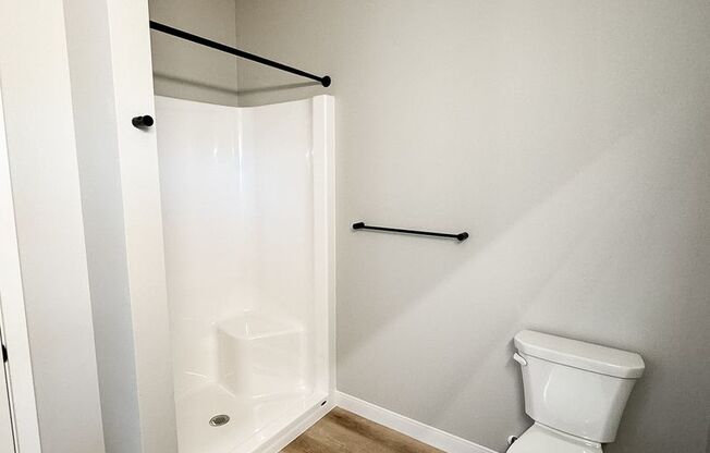 3 beds, 2 baths, 1,404 sqft, $1,975, Unit C302