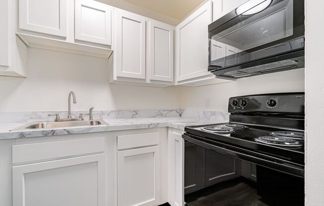 Lindsay Court Apartments