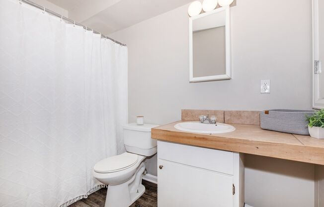 2 beds, 1 bath, 760 sqft, $1,029, Unit 2005-7