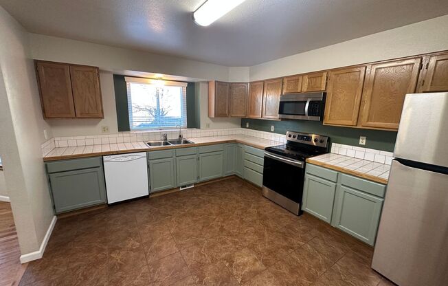 4 beds, 4 baths, $2,145