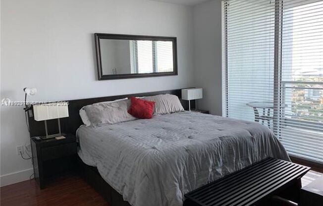 2 beds, 2 baths, 1,079 sqft, $3,700, Unit 90 SW 3rd St # 4008