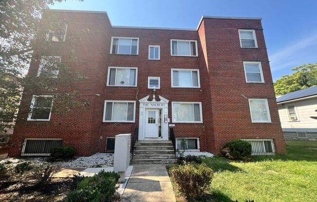 Lovely 1 BR/1 BA Condo in Congress Heights!