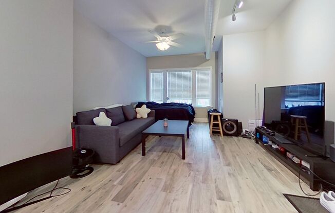 Top Floor East Lakeview Studio