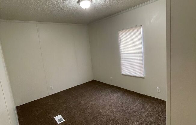 2 beds, 1 bath, 900 sqft, $1,000, Unit 106