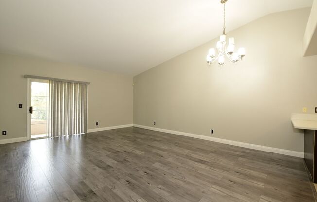Live In The Heart Of Summerlin 2 Bed 2 Bath Condo!