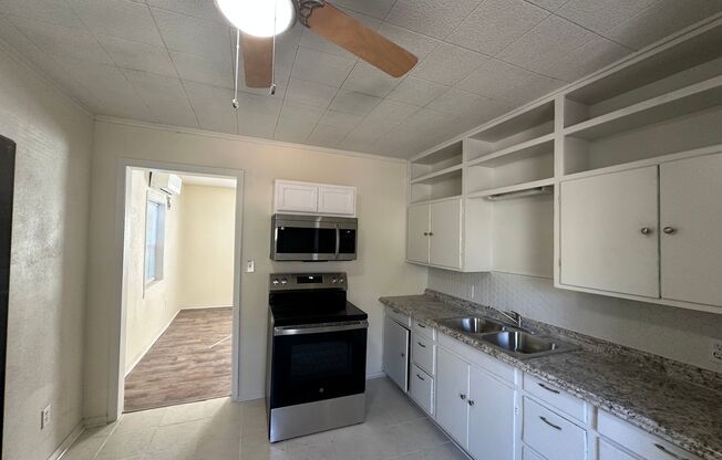 1 bed, 1 bath, 720 sqft, $695, Unit Front