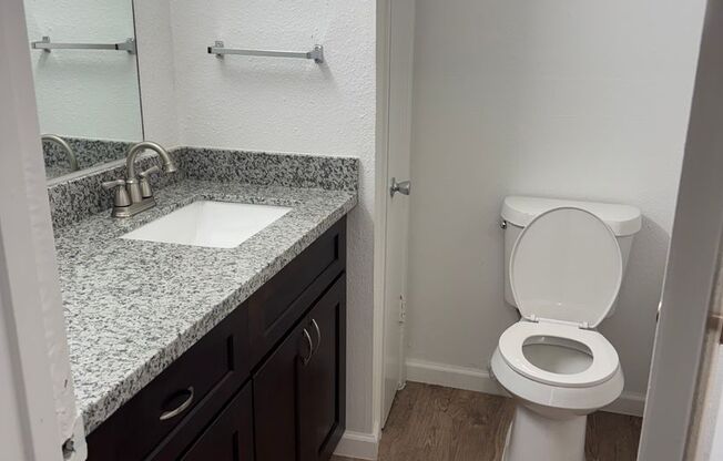 2 beds, 1.5 baths, 910 sqft, $1,299, Unit 2-212