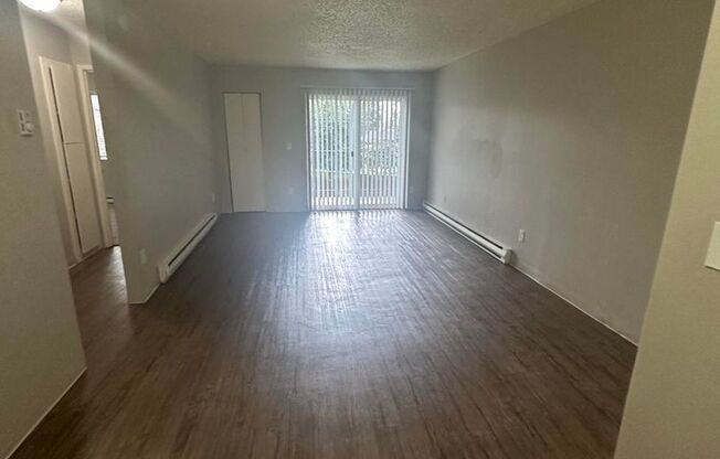 2 beds, 1 bath, 760 sqft, $1,495, Unit 37