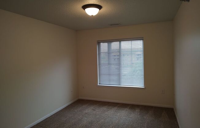 2 beds, 1 bath, $1,130