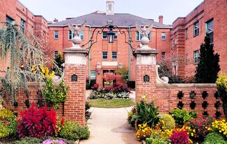Wakefield Manor Apartments