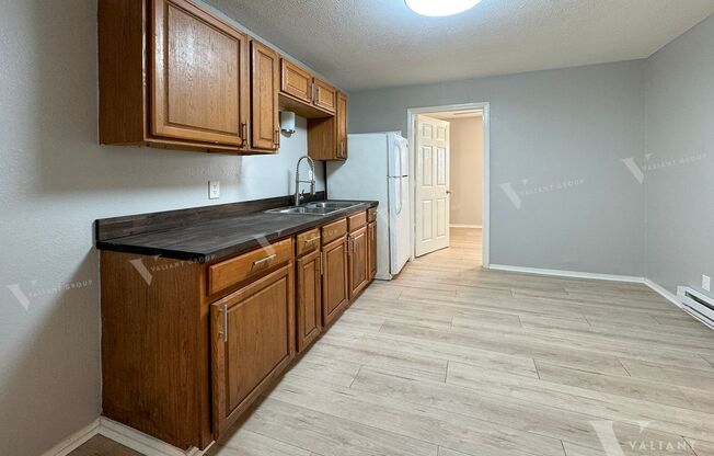 1 bed, 1 bath, $650, Unit 6