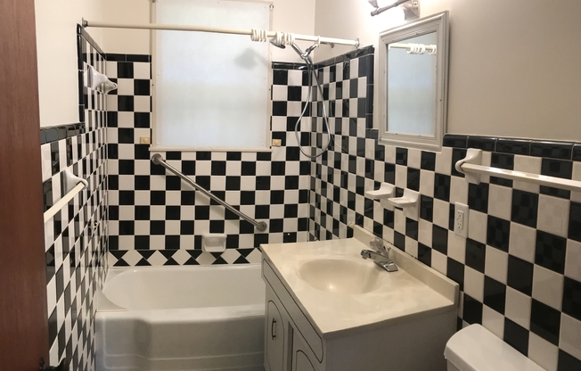 2 beds, 1 bath, $1,599